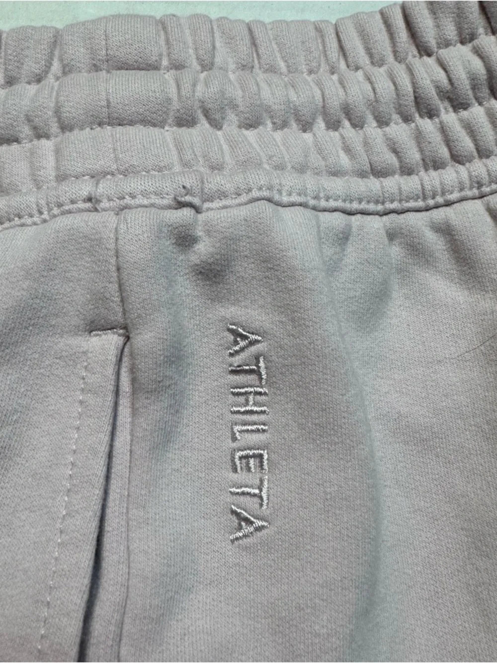 ATHLETA Forever Fleece Mid Rise 4" Inseam Shorts In Pink Women's Size XS - Picture 4 of 7
